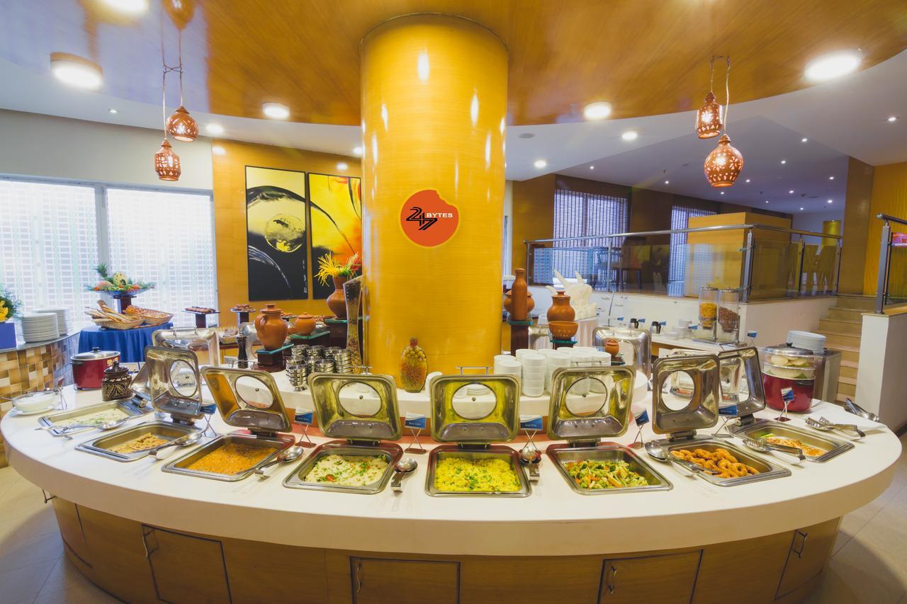Hotel Gokulam Park 4*