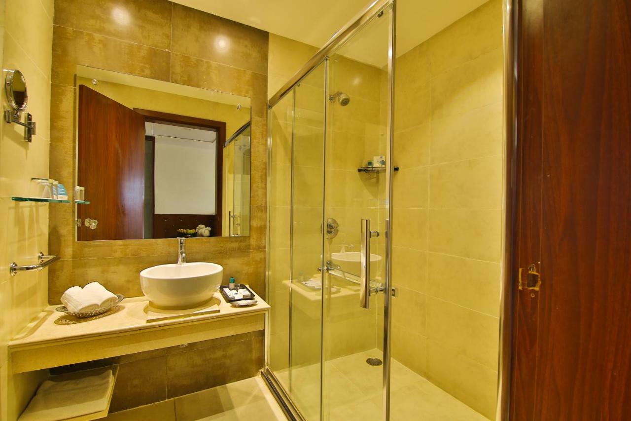 Gokulam Park 4*